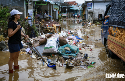 Floodwaters recede, revealing devastation in Vietnam’s Dak Lak
