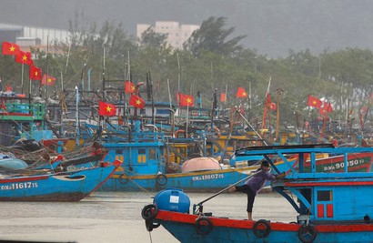 Typhoon Kalmaegi brings rain and destruction to Vietnam as death toll nears 200 in Philippines