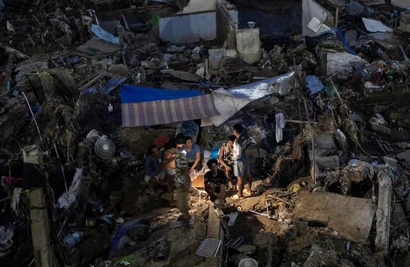 Typhoon Kalmaegi hits Vietnam after killing 114 in Philippines