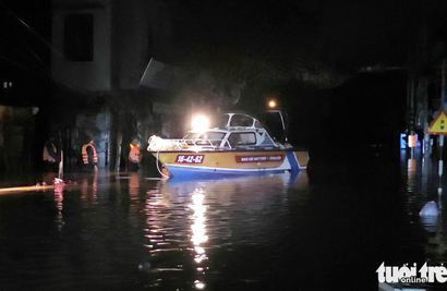 Floodwaters engulf homes overnight in Vietnam’s Dak Lak after storm Kalmaegi
