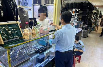 Nearly 400 counterfeit fashion items seized at Saigon Square