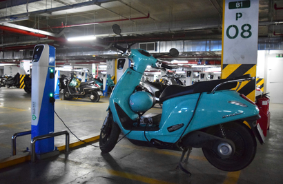 Many apartment buildings in Ho Chi Minh City start installing EV charging points