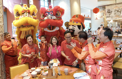 Luxury hotels in Ho Chi Minh City draw crowds with all-inclusive Tet experiences