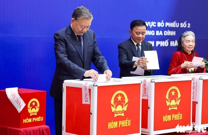 Nearly 79 million Vietnamese vote in parliamentary, local elections