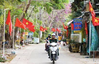 How do detainees, persons in temporary custody vote in Vietnam?
