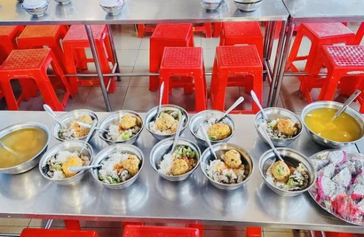 Ho Chi Minh City to inspect school meal suppliers this month