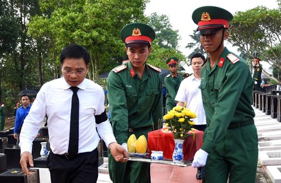 Dong Nai lays 63 fallen soldiers to rest, including 62 remains repatriated from Cambodia