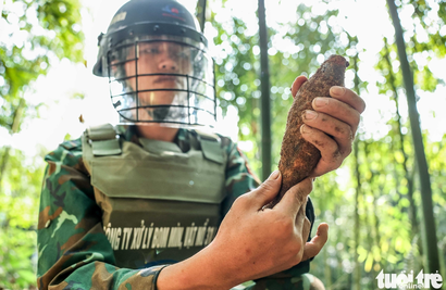 Soldiers risk lives clearing mines on Vietnam's Vi Xuyen battlefield
