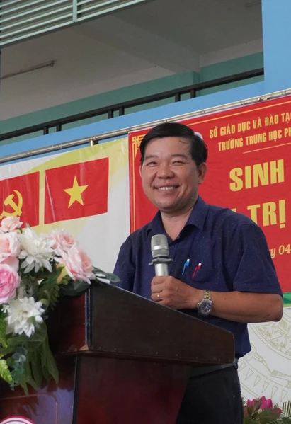 Người thầy truyền cảm hứng cho nhiều thế hệ học trò của Trường THPT Quang Trung