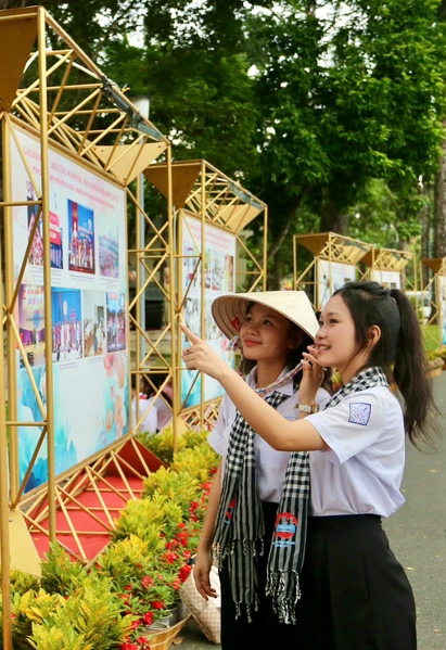 Học sinh khoe tài sáng tạo tại triển lãm 50 năm ngành giáo dục TP.HCM