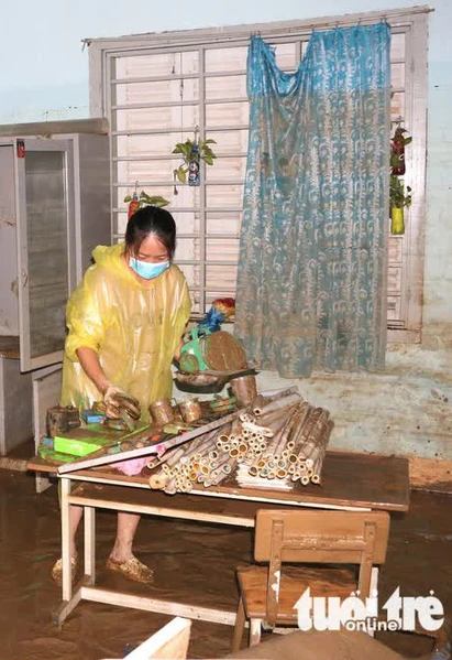 Chung tay giúp học trò miền Trung đến trường sau lũ