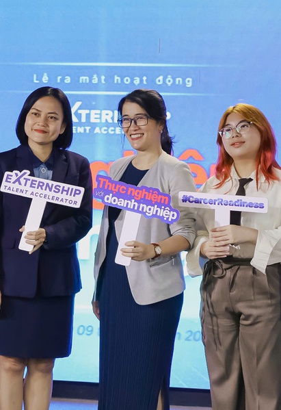 Trường Tài năng UEH.ISB đưa sinh viên vào môi trường doanh nghiệp sớm