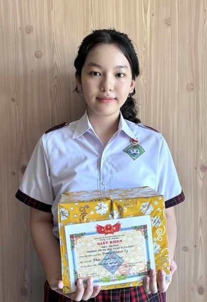 Lần đầu kể về mình, thủ khoa Trường THPT Nguyễn Đình Chiểu (Tiền Giang cũ) muốn học cách tự tin hơn