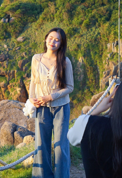 Bạn trẻ Đắk Lắk dậy từ 4h, chào cờ tại nơi đón bình minh đầu tiên của Việt Nam