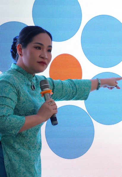 Đồng hành cùng con: Một phụ huynh hạnh phúc bắt đầu từ một con người hạnh phúc