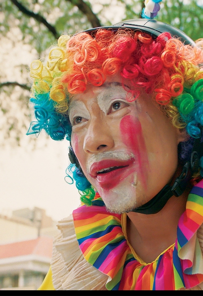 Nam diễn viên 'sáng tập gym, chiều tập xiếc', giảm 26 kg để đóng phim Con kể ba nghe