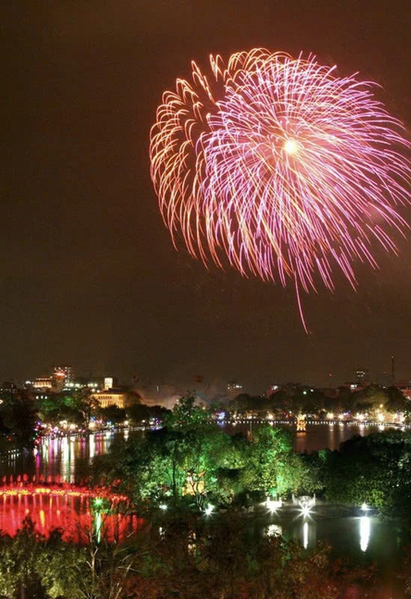 Tối nay 23-1 xem chương trình nghệ thuật và bắn pháo hoa trên kênh nào? 