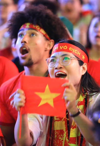 U23 Việt Nam thắng nghẹt thở trên chấm 11m, người hâm mộ vỡ òa cảm xúc