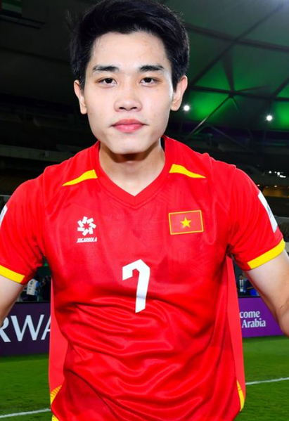 Pha đánh đầu ngược của Đình Bắc là bàn thắng được yêu thích nhất vòng knock-out