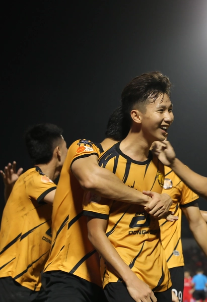 Hải Phòng hòa kịch tính với Đông Á Thanh Hóa trong trận cầu có 6 bàn thắng