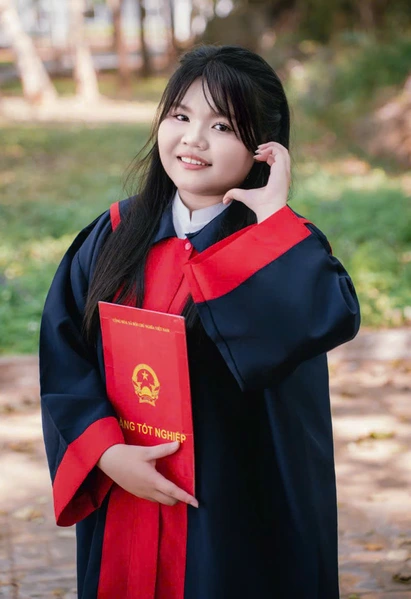 Nữ sinh chuyên hóa đạt giải nhất học sinh giỏi thành phố môn địa