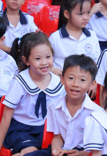 Gặp gỡ những gương mặt 'Con ngoan trò giỏi' đáng yêu của Trường tiểu học Nguyễn Thái Học