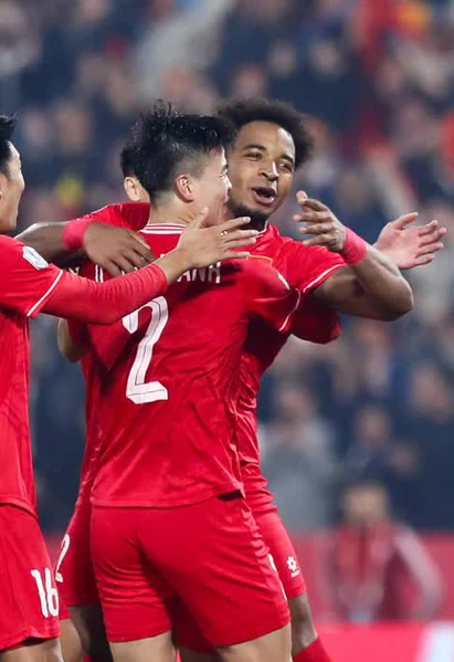 Tuấn Hải, Xuân Mạnh, Hai Long lập công, tuyển Việt Nam thắng Bangladesh 3-0