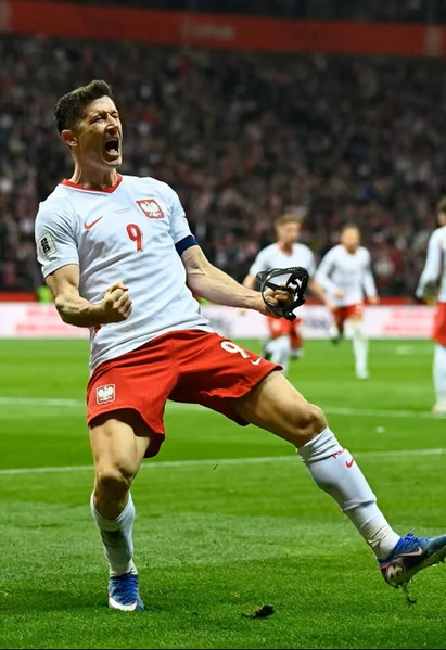 Ý, Ba Lan tiến gần hơn đến tấm vé dự World Cup 2026