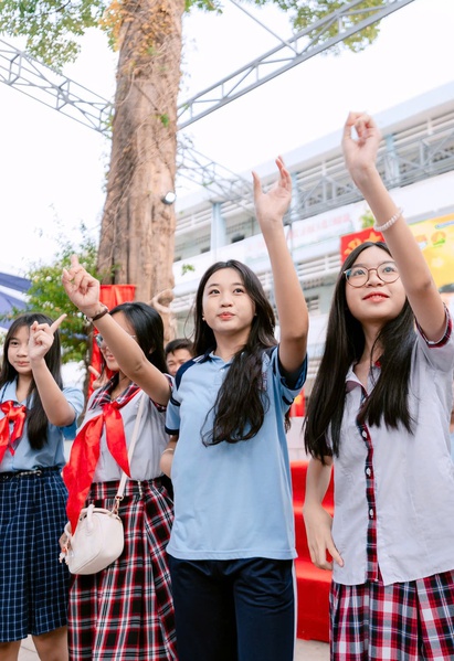Sáng nay, Ngày hội Tự tin lớp 10 diễn ra tại Trường THPT Marie Curie và THPT Hoàng Hoa Thám