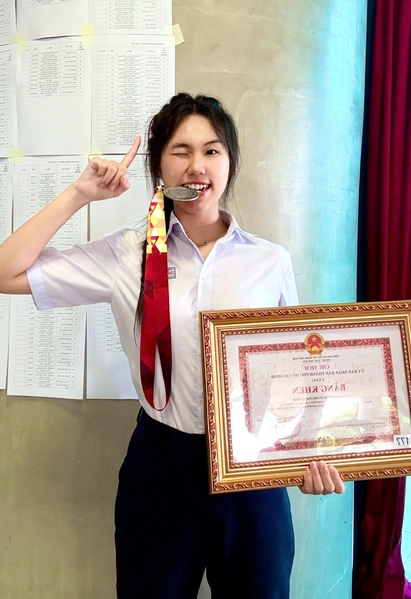 Nữ sinh Trường THPT Trần Nguyên Hãn và cú đúp huy chương Vovinam