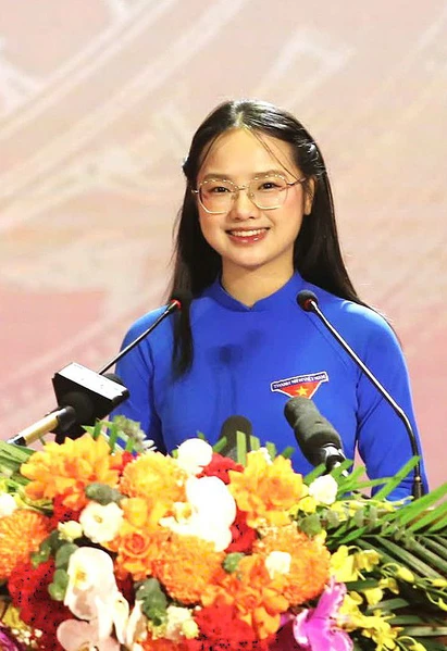 Nữ sinh phát biểu tại lễ kỷ niệm 120 năm Ngày sinh Tổng Bí thư Hà Huy Tập gây ấn tượng