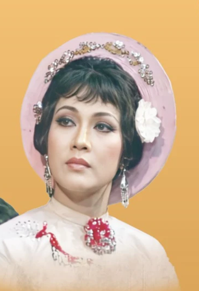 Xem bản màu Tiếng trống Mê Linh, chạm quá khứ vàng son của sân khấu cải lương