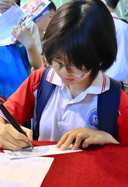 Trải nghiệm không gian khoa học đầy màu sắc tại Ngày hội Tự tin vào lớp 10