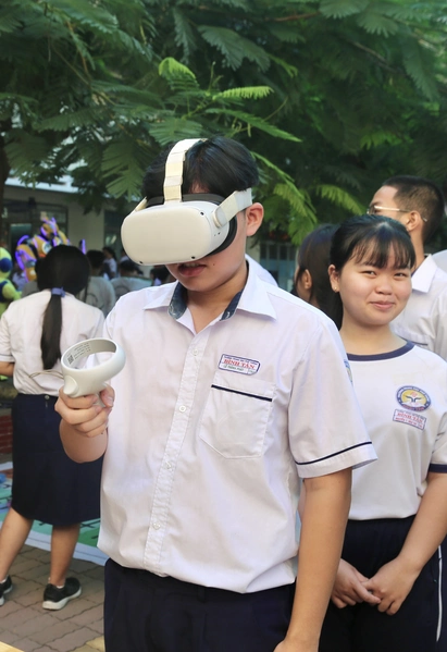 Rộn ràng không khí Ngày hội STEM tại Trường THPT Bình Tân