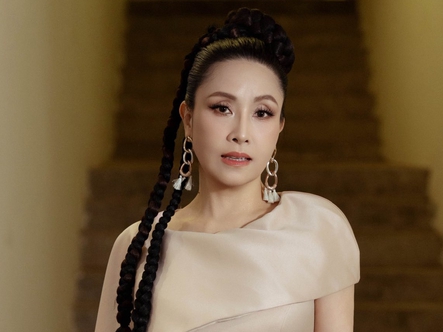 Danh hài Kiều Oanh mua hàng online nhận về hai cục đá