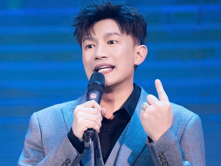 Lý do ChatDST của Dược sĩ Tiến vẫn chưa ra lò?