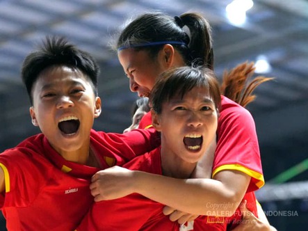 Thùy Trang: 'Cây trường sinh' của bóng đá nữ Việt Nam