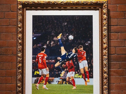 Siêu phẩm ‘xe đạp chổng ngược’ của McTominay được trưng bày ở bảo tàng