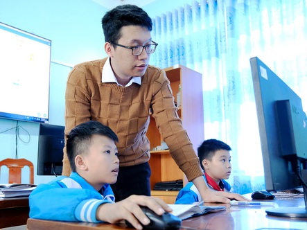 Thầy giáo 'trường làng' viết sách giáo khoa