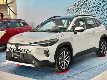 Toyota Corolla Cross giảm giá nhiều nhất 46 triệu đồng, giá khởi điểm còn 779 triệu
