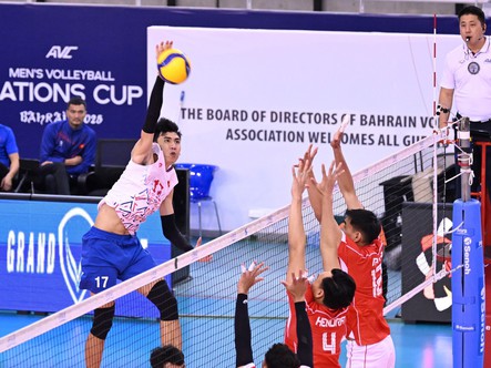 Bóng chuyền nam Việt Nam gục ngã trước Indonesia sau 5 set căng thẳng