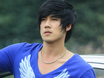 Khánh Phương: Ca sĩ quen mặt trên sàn chứng khoán hơn sân khấu