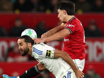 HLV Michael Carrick của Man Utd nói thẻ đỏ cho Martinez là 'tệ nhất từng thấy'