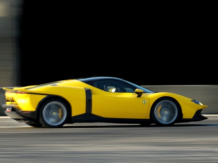 Lái Ferrari 849 Testarossa mới hiểu vì sao có người sẵn sàng đổi penthouse lấy 'ngựa chồm nước Ý'