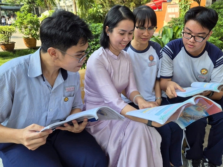 Bộ ba bạn thân đoạt giải nhất, nhì học sinh giỏi TP.HCM