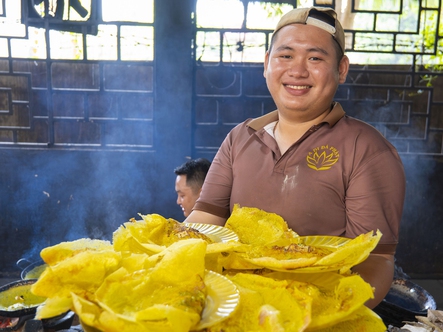 Nơi gần 30 năm đổ bánh xèo miễn phí mỗi ngày