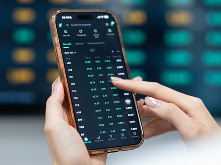 Chứng khoán 3-4: Lợi nhuận doanh nghiệp niêm yết năm 2026 có co hẹp vì chiến sự Trung Đông?