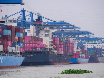 Nghịch lý xuất khẩu vật liệu xây dựng: Tiền cước cao hơn tiền hàng