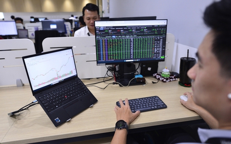 Chứng khoán bùng nổ, nhiều công ty thu nghìn tỉ từ cho vay margin