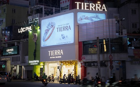 Tierra Diamond khai trương cửa hàng mới tại Ngã Sáu Phù Đổng